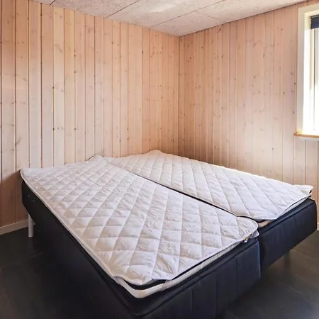 Four-bedroom In بيت للعطل